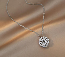 Cargar imagen en el visor de la galería, Collar Trébol Corazones
